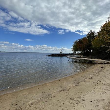 Daybreak Limit 8 Villa North Sebago Exterior photo