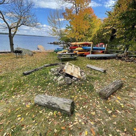 Daybreak Limit 8 Villa North Sebago Exterior photo